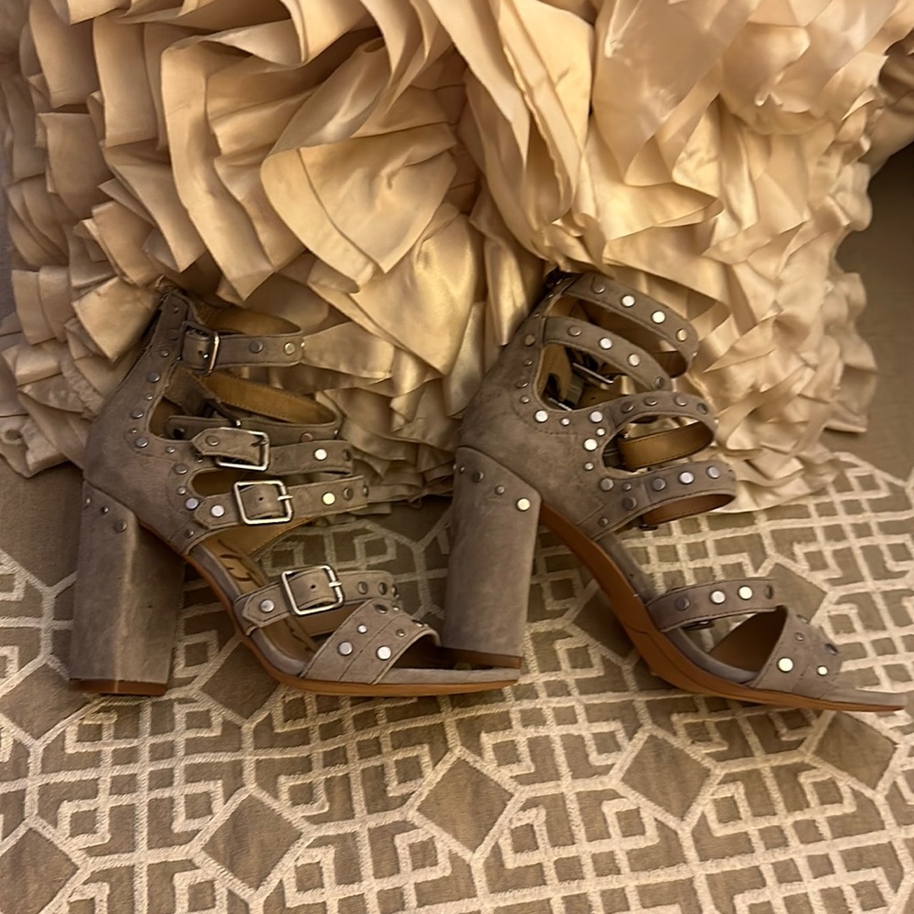 ❤️Sam Edelman Grey Suede ankle Shoes😍